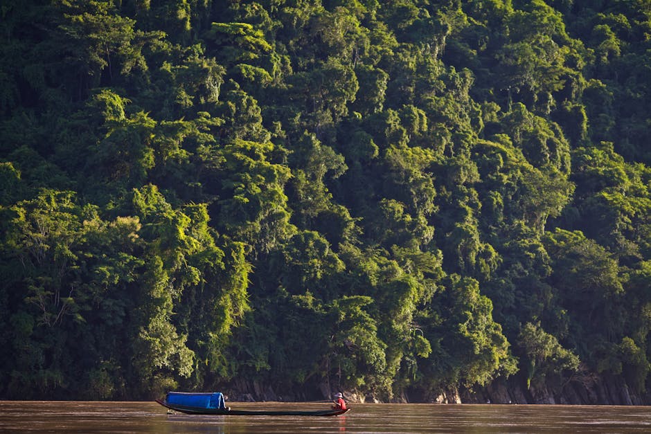 Atardecer sobre el río Mekong en Laos — la mejor eSIM para tu ruta